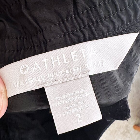 Athleta Trekkie Mid Rise Legacy Jogger 305514 in black Pants 2 - Picture 3 of 6